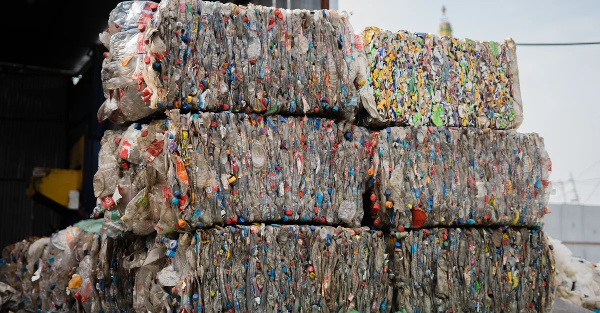 Modifikasi Enzim Pengurai Plastik Tingkatkan Kecepatan Daur Ulang Tanpa Mengurangi Stabilitas