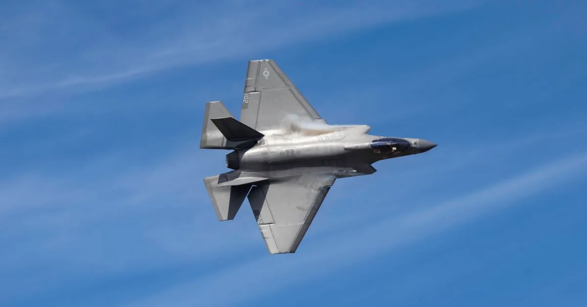Perlombaan Menarik F-35B Vs Ferrari SF90 Tunjukkan Perbedaan Teknologi Militer Dan Otomotif